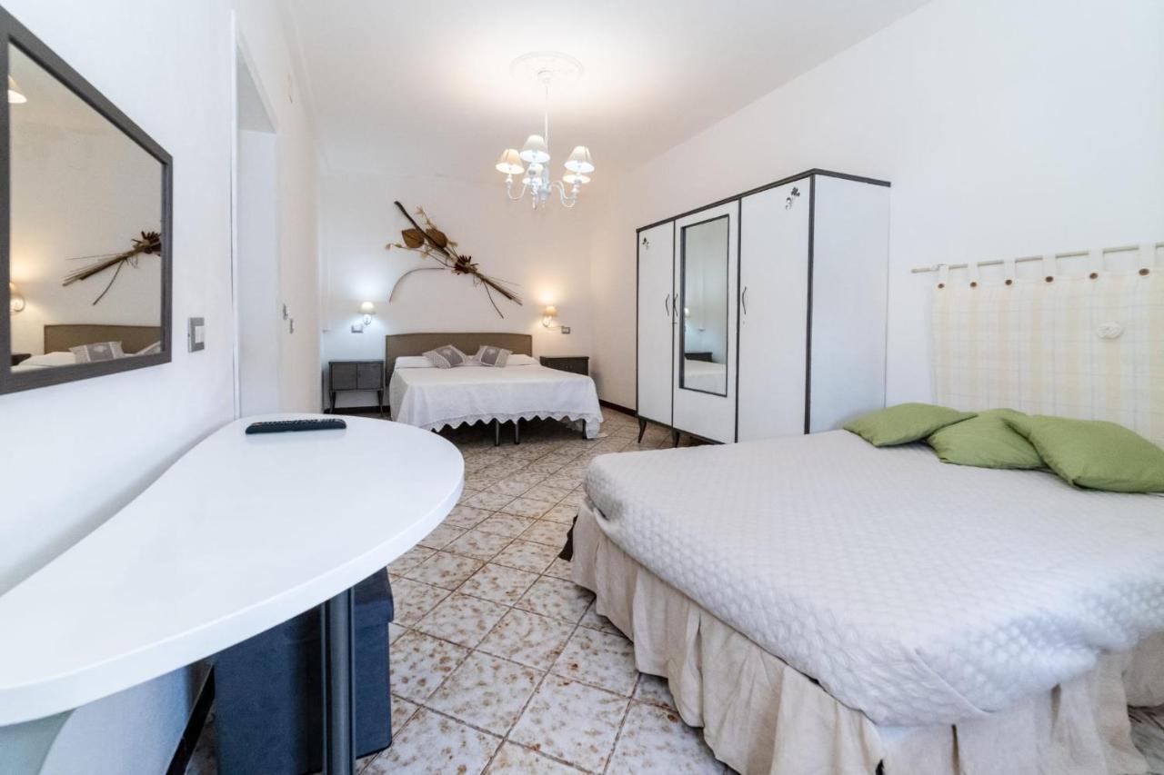 B&B Shardana Sennori Luaran gambar